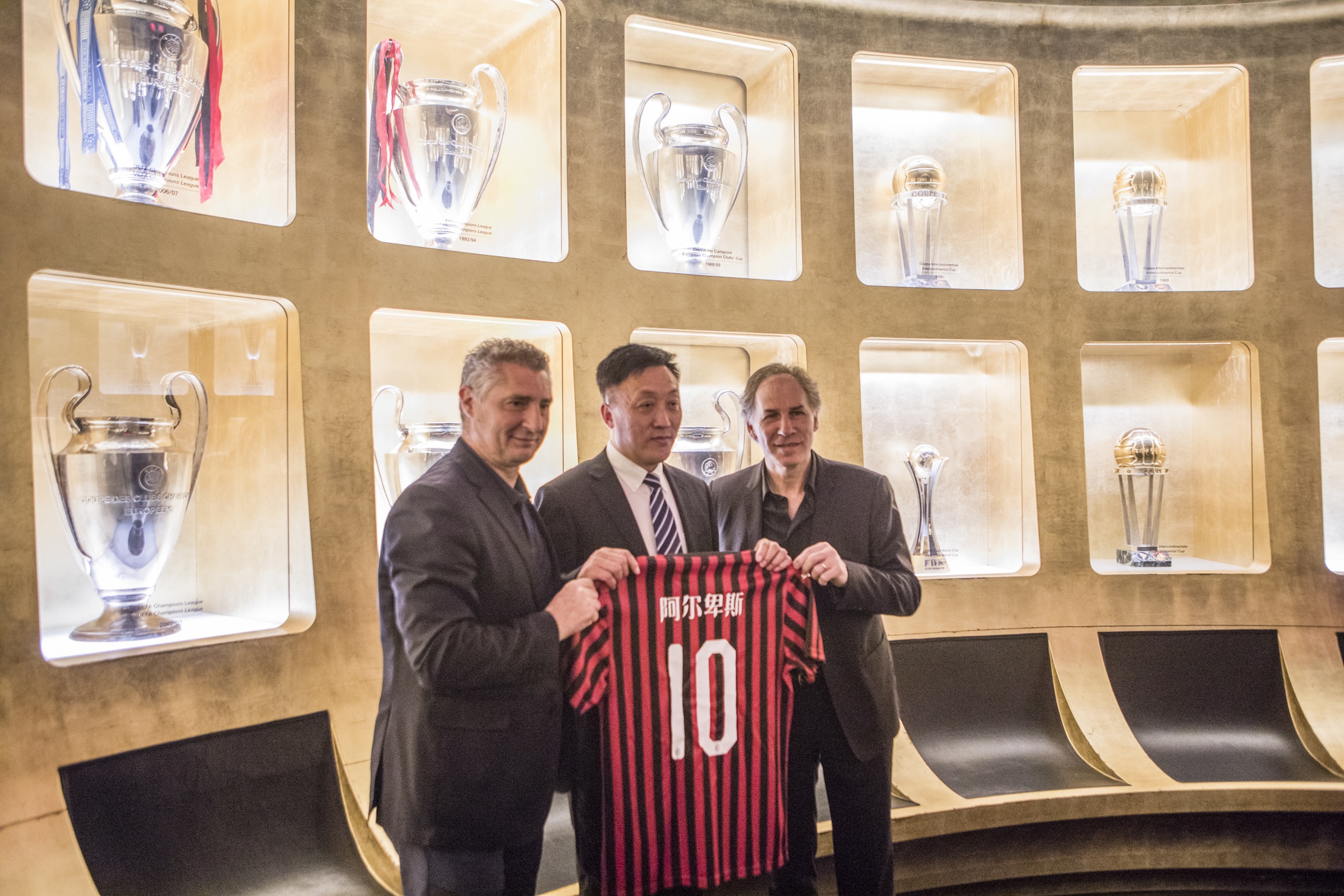 半场战报：维罗纳0-1帕尔马，马特奥-佩莱格里诺破门（半场简报：帕尔马1-0领先维罗纳，马特奥-佩莱格里诺建功）