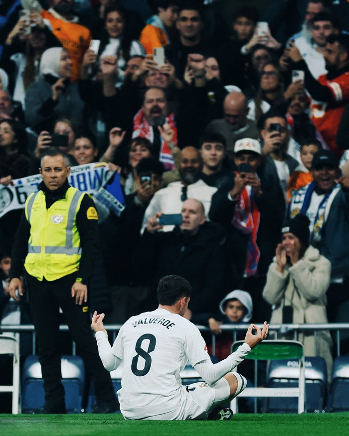 世体：戴上面具的加西亚像个超级英雄，他是弗里克的王牌球员（世体：佩戴面具的加西亚宛如超级英雄，弗里克麾下的王牌球员）