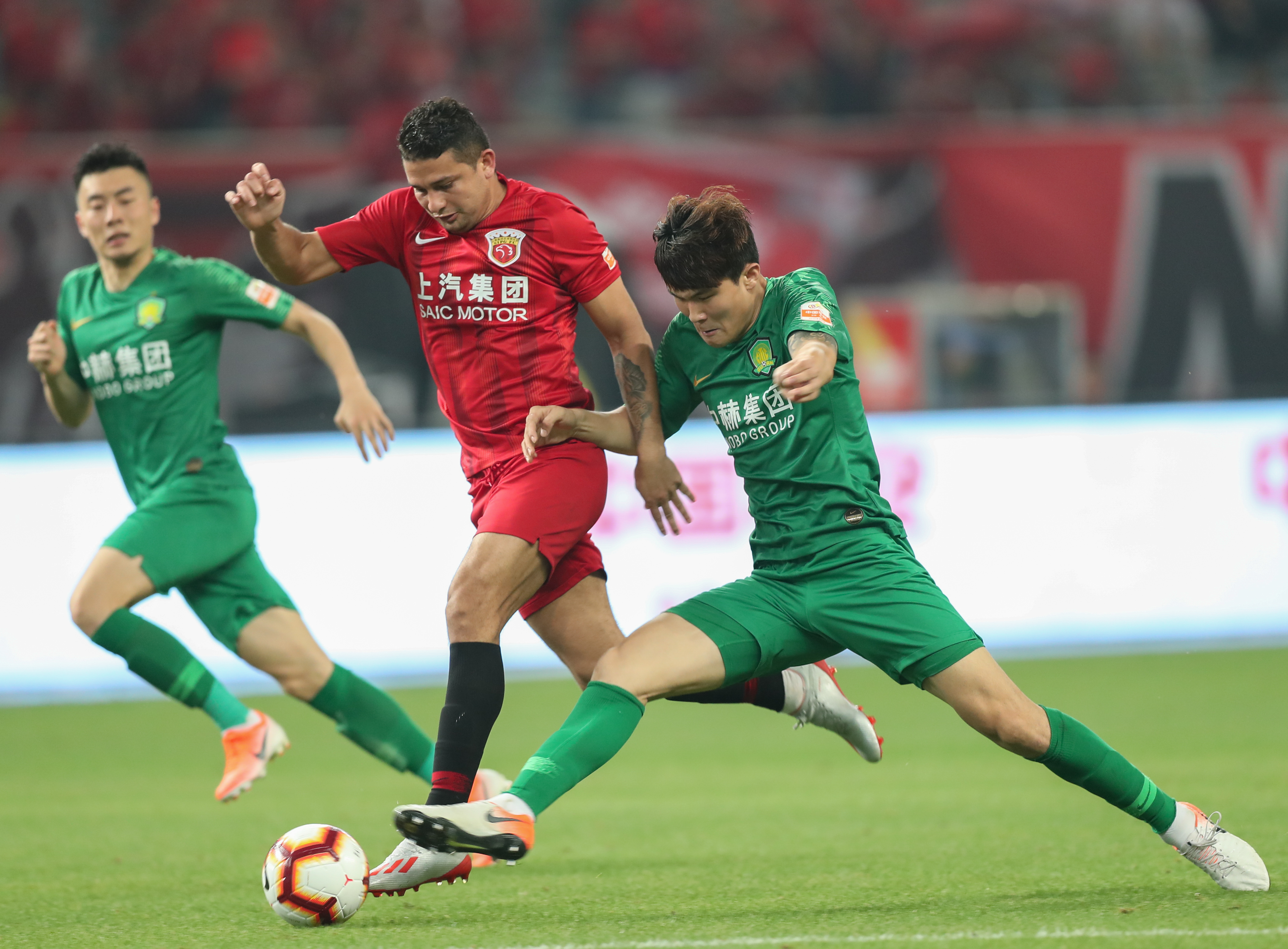 拉菲尼亚：巴西球员不自律的刻板印象已过时；曾想过放弃足球（拉菲尼亚称“巴西球员不自律”已是陈旧偏见；他曾一度想放弃足球）