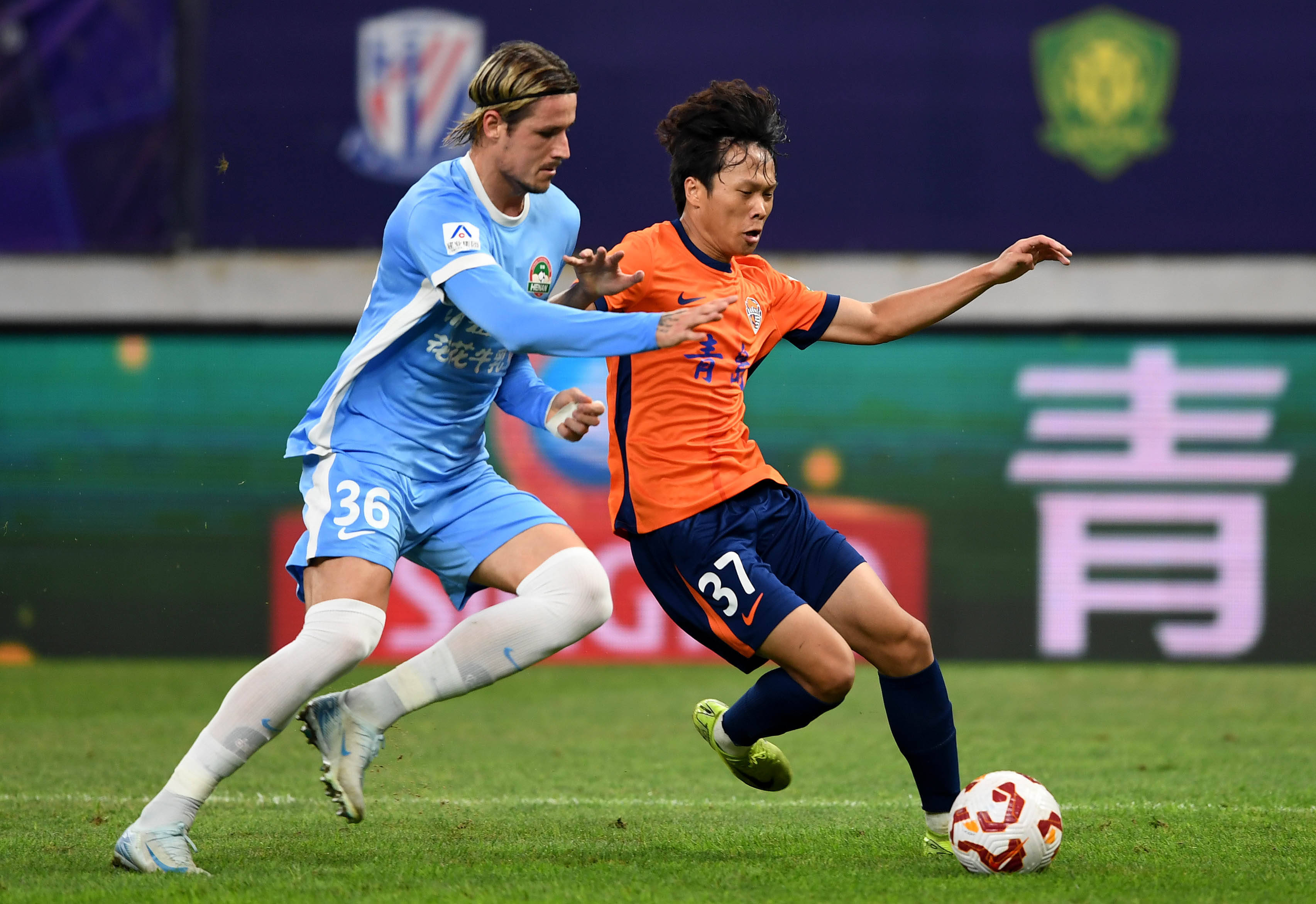 半场战报：亚特兰大1-0佛罗伦萨，德凯特拉雷助攻奥迪隆破僵（半场战报：亚特兰大1-0领先佛罗伦萨，德凯特拉雷助攻奥迪隆先拔头筹）