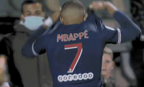 人盯人战术，一段萨利巴紧逼凯恩的短视频走红网络