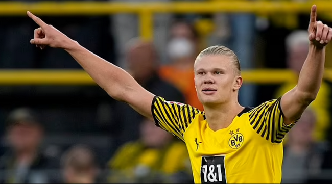 欧冠：巴黎2-1战胜曼联（欧冠：巴黎2比1击败曼联）