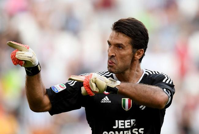 话题｜萨拉赫无缘欧冠名单 离开利物浦倒计时？（热议｜萨拉赫落选欧冠名单 距离告别利物浦还有多远？）